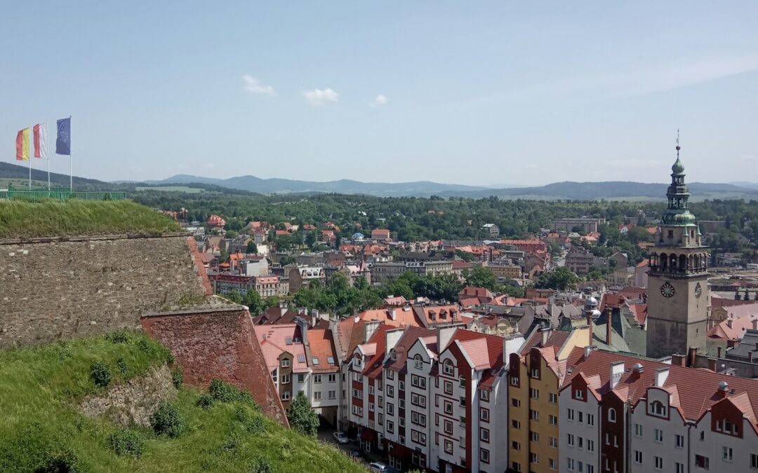 Kłodzko co warto zobaczyć – twierdza i rynek bez tłumów – miasto na senioralną mapę