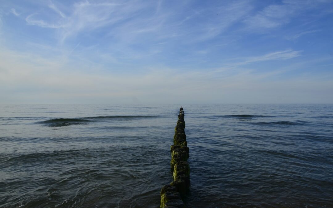 Kołobrzeg co warto zobaczyć – nadmorski klimat, molo i sanatoria – klasyka dla starszych podróżników