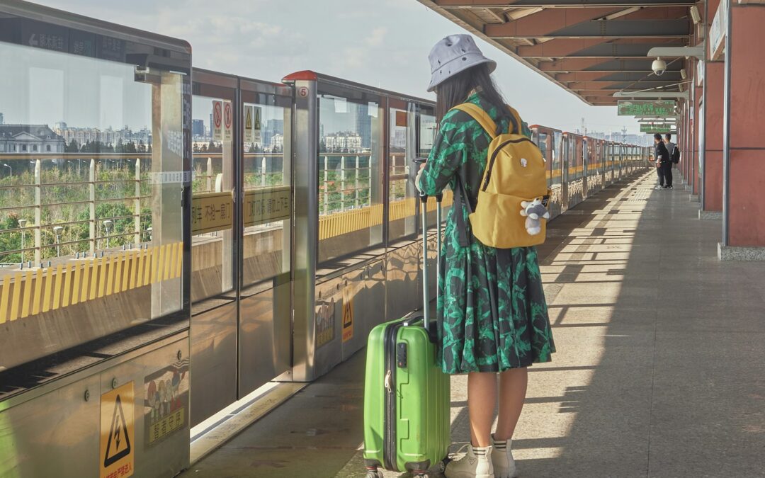 Jak spakować bagaż podręczny – minimalistycznie, ale bez rezygnacji z komfortu