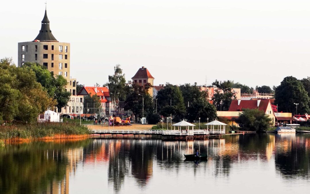 Szczytno co warto zobaczyć – jezioro Domowe i leśne trasy dla spokojnych odkrywców