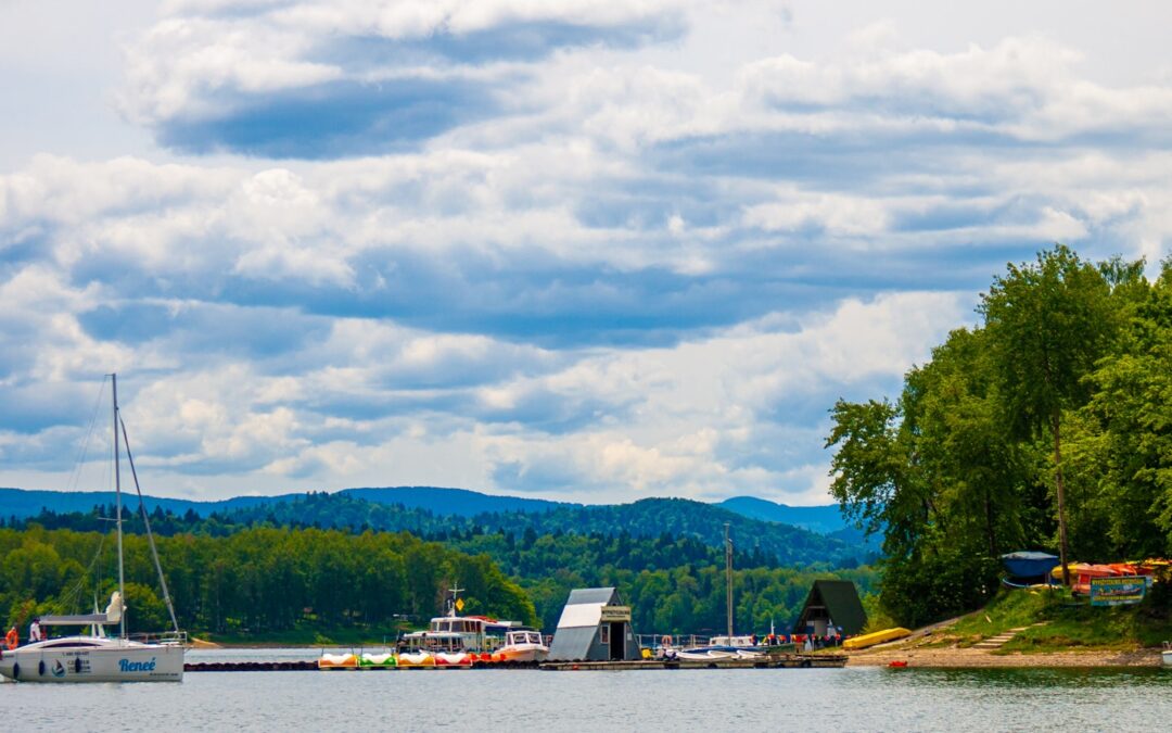 Podkarpacie co warto zobaczyć – zielone szlaki i skarby regionu – mapa spokojnych odkryć