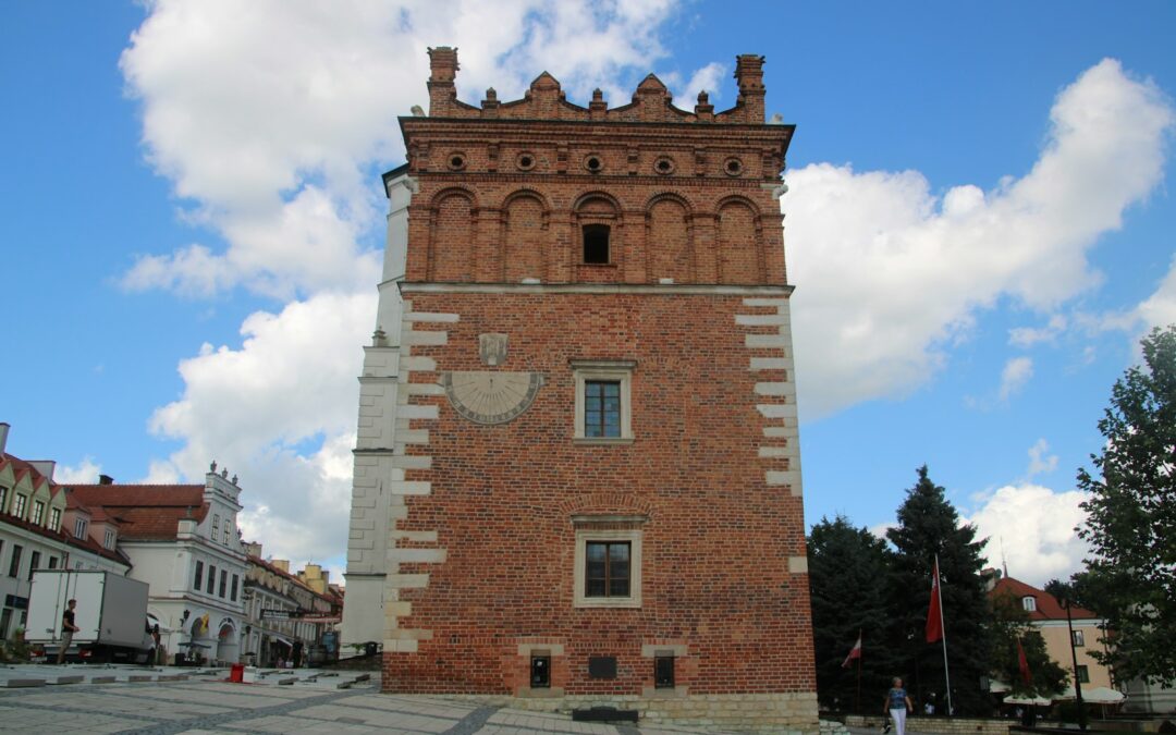 Sandomierz co warto zobaczyć – serialowy klimat, wąwozy i rynek – propozycja dla seniora