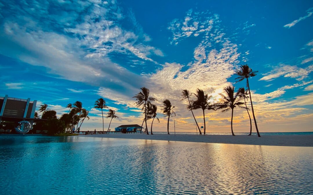 Drinki w All Inclusive z różnych stron świata – co tak naprawdę pijesz na wakacjach?