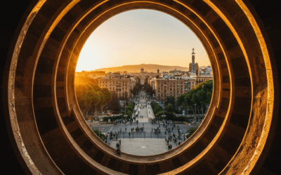 Barcelona co warto zobaczyć – Gaudí, parki i spacer w cieniu palm