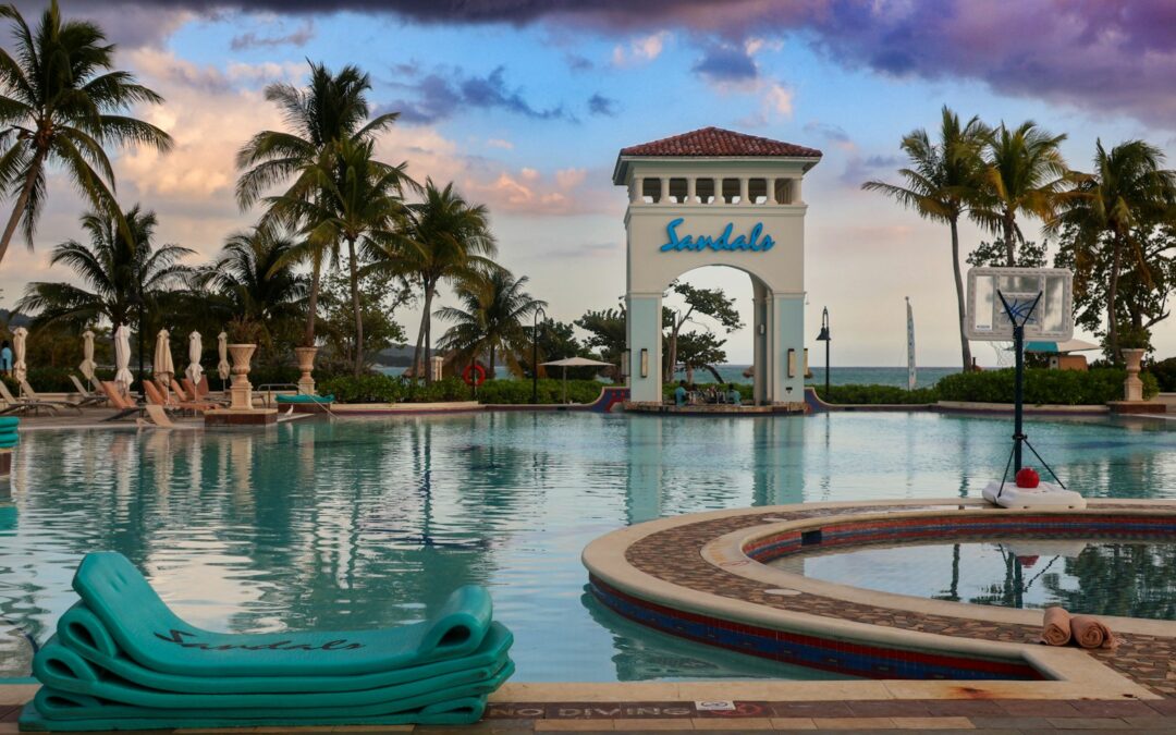 Słoneczne ucieczki dla seniorów: Lato i jesień 2025 all inclusive!