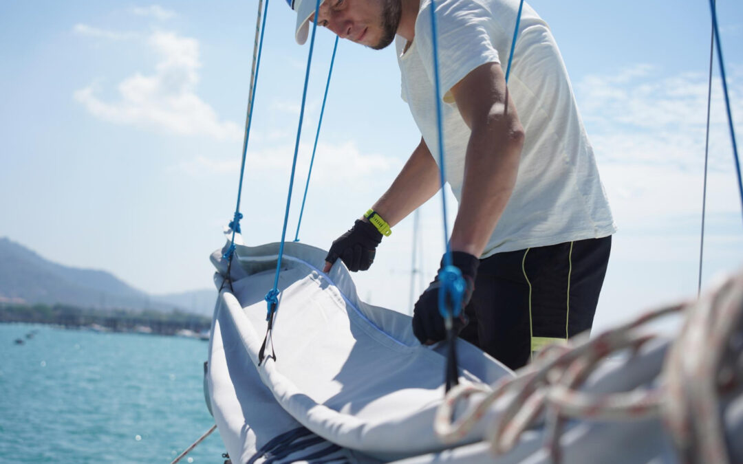 Jak dbać o jacht latem? Przewodnik po pielęgnacji i konserwacji sprzętu