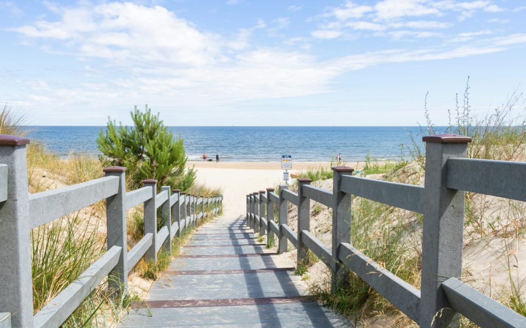 Dąbki – dlaczego warto spędzić tam letni urlop?